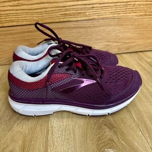 Women’s Size 7.5‼️Brooks Dyad running shoes Maroon/Purple Great Clean Condition